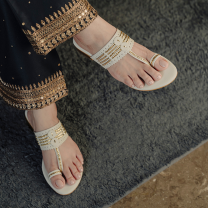Bandhan White And Gold Small Heels
