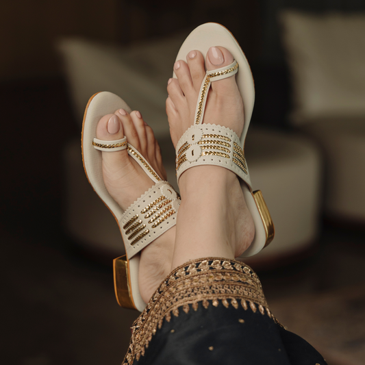Bandhan White And Gold Small Heels