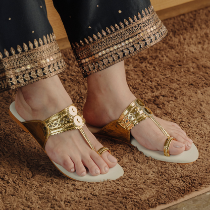 Bandhan White Gold Flats