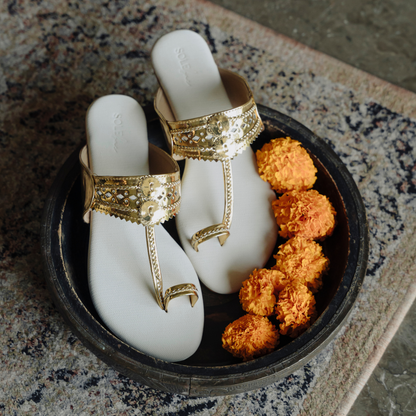 Bandhan White Gold Flats